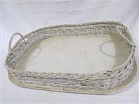 White wicker basket/tray