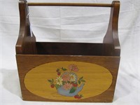 Wooden carry box w. flowers