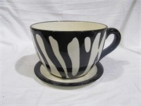 Cup & saucer flower pot