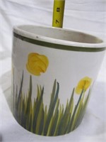 Flower pot, green grass & yellow on white
