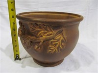 Brown leaf design flower pot