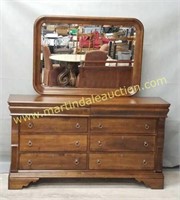 8 Drawers Solid Wood Dresser & Mirror by Kincaid