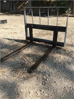 Skid-Steer Pallet Forks