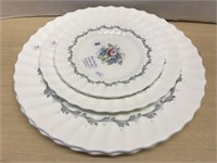 Royal Doulton “chelsea Rose” 5 Assorted Plates