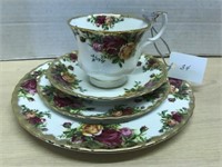 Royal Albert Old Country Roses 4pc Setting