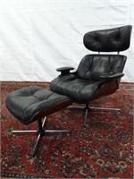 PLYCRAFT/SELIG STYLE LOUNGE CHAIR WITH OTTOMAN