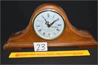 Battery operated Mantle clock comes w/ wood case,