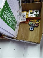 solar robot kit & fidget spinners