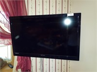 Emerson 39 inch flat screen HDMI TV with remote