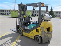 Komatsu 25 4,650 Lb LPG Forklift (New 2006)