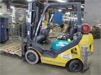 Kamatsu 25 5,000 Lb Cap LPG Forklift (New 2006)