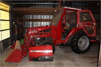 Massey Ferguson 1260 Tractor w/1246 Loader