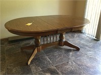 Oval Dining Room Table With (3) Leaves