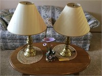 Pair of Lamps & Metal Flower Decoration