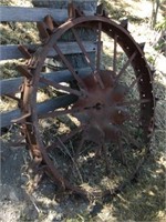 Large Metal Wheel w/ Large Metal Spikes