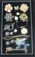 Lot, mostly Joan Rivers costume jewelry
