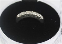 14K White gold diamond ring