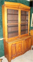 Stepback cupboard with 4 shelves, 2 glass