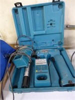 Makita 12V drill - battery - 2 chargers (condition