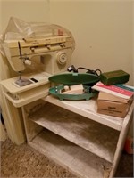 SINGER SEWING MACHINE WITH EXTRAS
