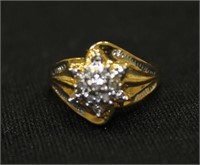 DIAMOND CLUSTER RING - SIZE: 7 1/4