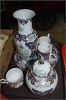 English teacups, 3pc Japanese Toyo Peacock set,