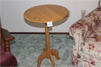 Round Oak Lamp Table
