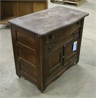 Vintage Dresser, Approx 32"x29"x19"