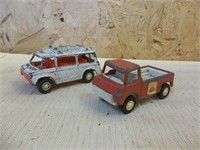 Vintage Tootsie Toy Fire & Ambulance
