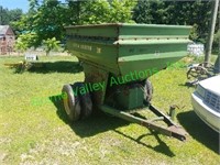 John Deere fertilizer spreader