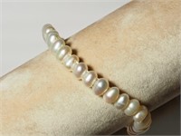 $100. F.W. Pearl Flexible Size Bracelet