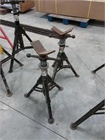 2 Sumner 2,500lb jack stands