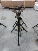 2 Sumner 2,500lb jack stands