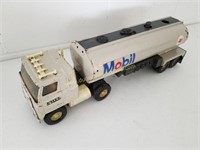 Mobil Oil Tanker Semi