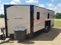 2015 GLACIER ICE HOUSE 8FTX16FT PORTABLE ON WHS