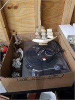 Box of turntable and horn sail ships