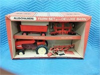 Allis Chalmers Farm Set with Deluxe Barn