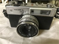 VINTAGE YASHICA MG1 35MM CAMERA