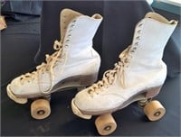 Vintage Ladies Roller Skates - White