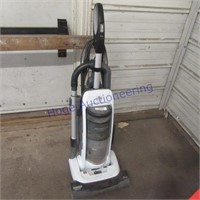Kennmore vacuum cleaner