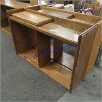 2 wood shelves