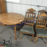 Round wood table w/4 chairs
