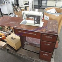 Kenmore sewing machinew/cabinet.,