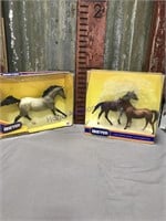 Breyer No. 919, two others not marked, 3 total
