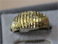 SIZE 8 14KT GOLD RING