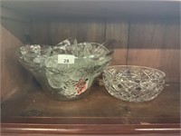 PUNCH BOWL 12 CUPS AND CYRSTAL BOWL
