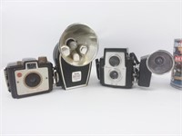 2 caméras: Kodak Brownie Holiday Flash +