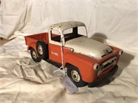 Tru Scale IH orage and white pick up