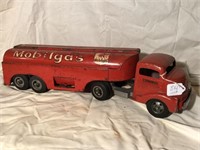 Smitty Toys Mobilgas tractor/trailer