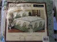 Queen size bed spread
